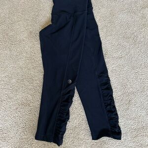 MPG Black Cropped Rouched Leggings